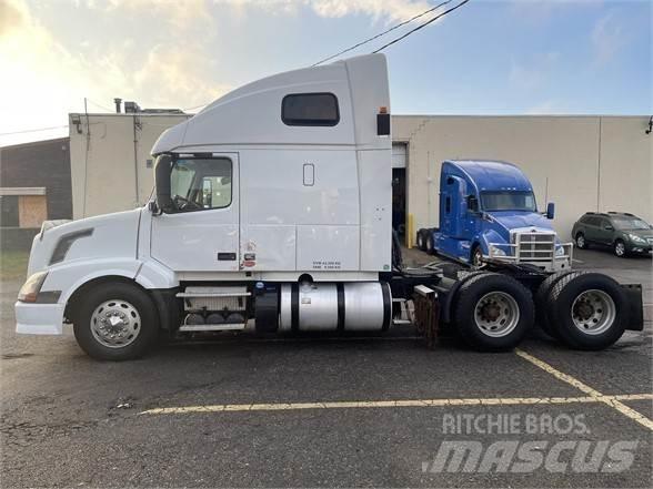 Volvo VNL64T670 Влекачи