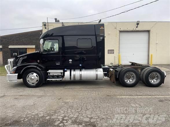 Volvo VNL64T730 Влекачи