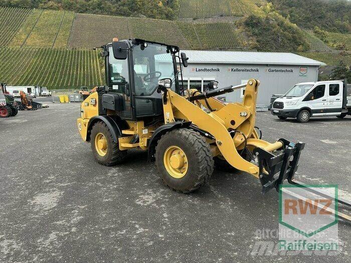 CAT 907 Колесни товарачи