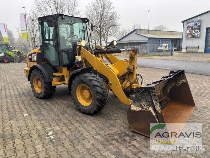 CAT 908 Колесни товарачи