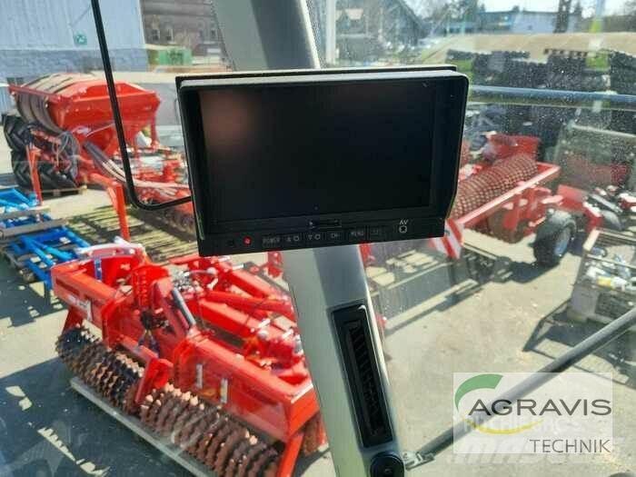CLAAS AVERO 240 Комбайни