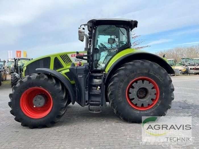 CLAAS AXION 950 CMATIC Трактори