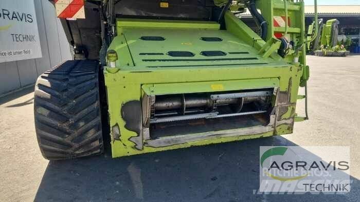 CLAAS LEXION 750 Комбайни