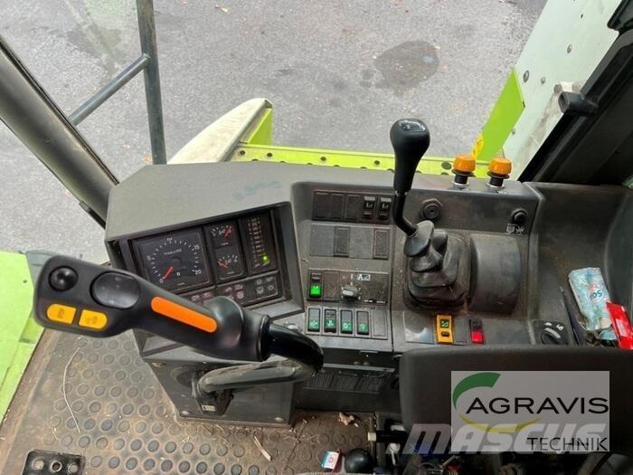 CLAAS MEDION 310 Комбайни