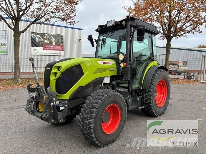 CLAAS NEXOS 240 L Трактори