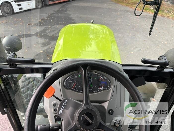 CLAAS NEXOS 240 L Трактори