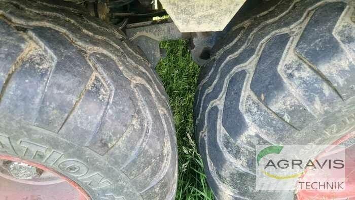 CLAAS QUANTUM 3500 P Самотаварещи ремаркета