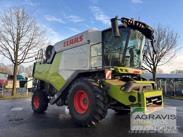 CLAAS TRION 650 Комбайни
