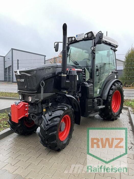 Fendt 211 V Vario Gen3 Трактори