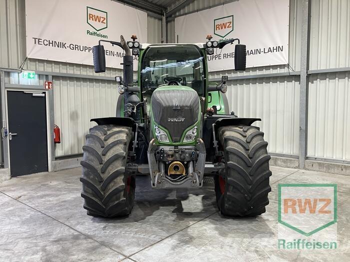 Fendt 700 Vario S4 Трактори
