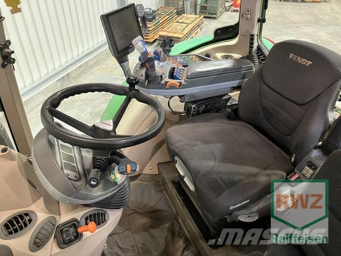 Fendt 700 Vario S4 Трактори