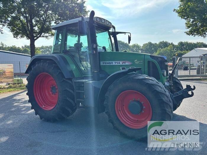 Fendt 714 VARIO Трактори