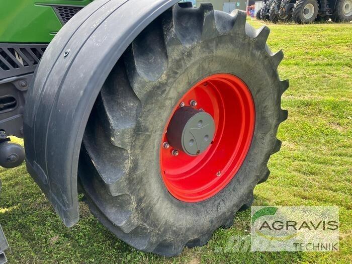 Fendt 718 VARIO S4 Трактори