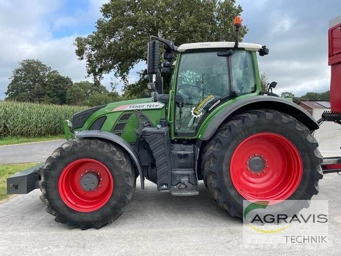 Fendt 724 VARIO S4 Трактори
