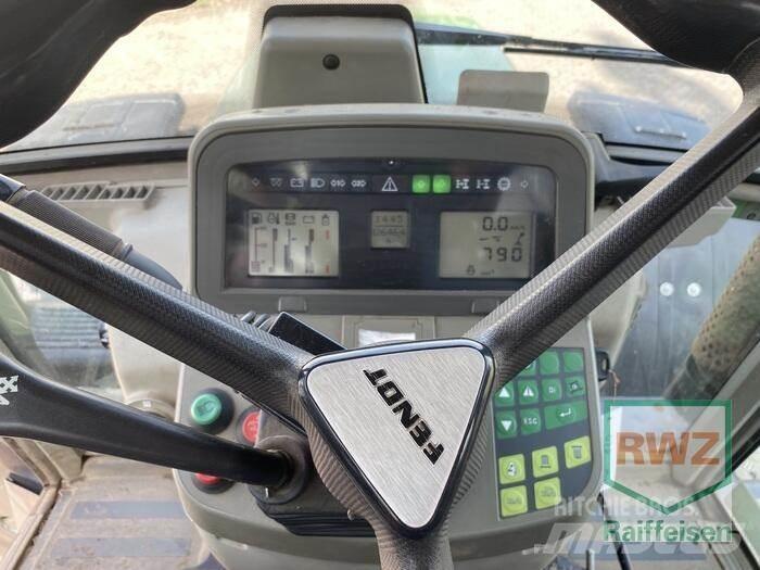 Fendt 820 Vario Трактори