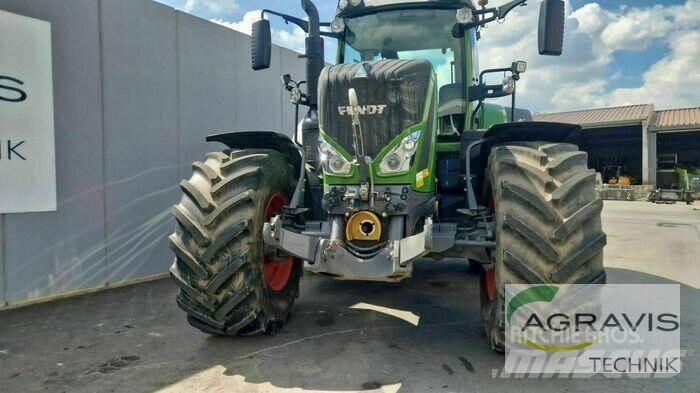 Fendt 826 VARIO S4 Трактори