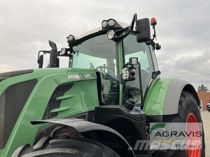 Fendt 826 VARIO S4 Трактори