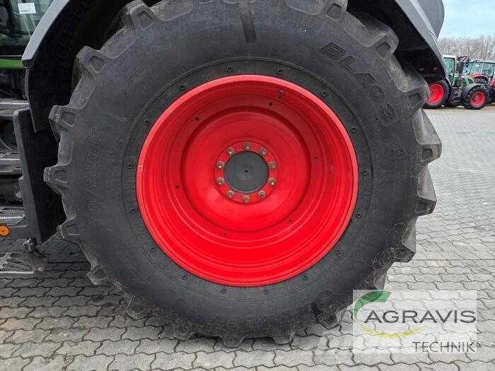 Fendt 828 VARIO S4 Трактори