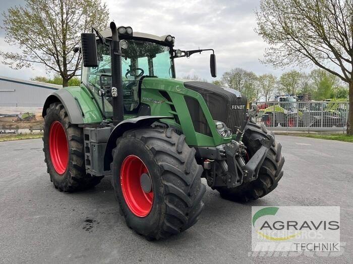 Fendt 828 VARIO SCR Трактори