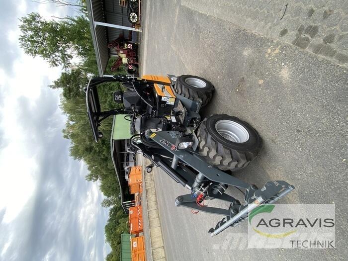 GiANT G1500 Колесни товарачи
