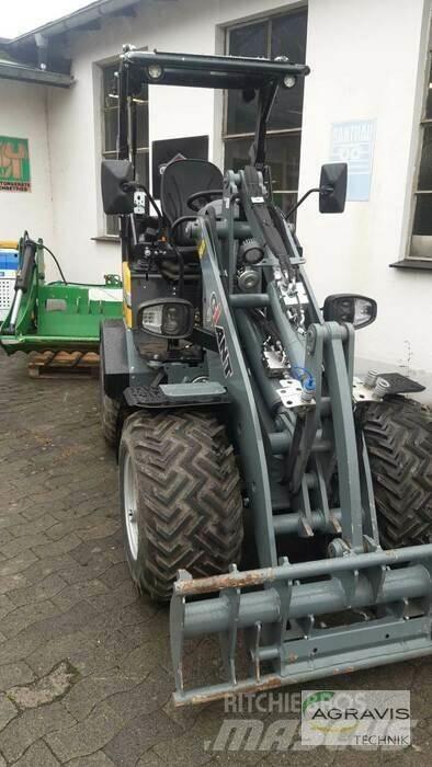GiANT G2200E-3 Колесни товарачи