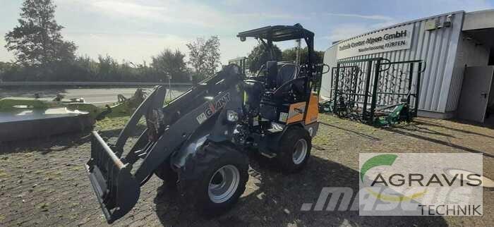 GiANT G2300 HD Колесни товарачи