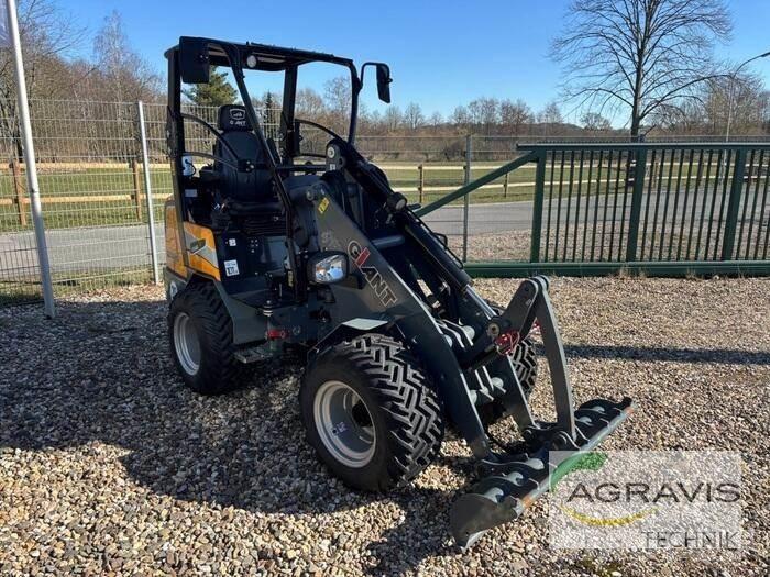 GiANT G2300 HD Колесни товарачи