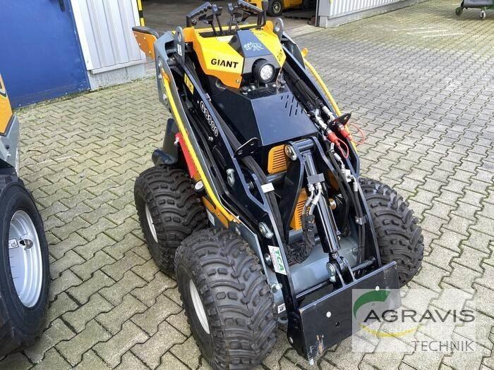 GiANT GS900 Колесни товарачи