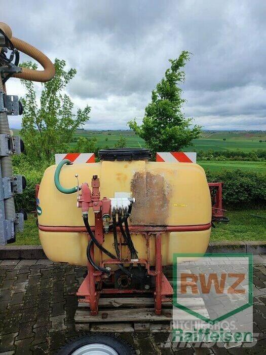 Holder 600Liter Прикачни пръскачки

