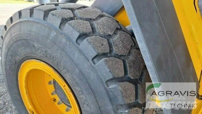 JCB 437 HT Колесни товарачи