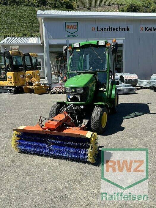 John Deere 2320 Компактни трактори