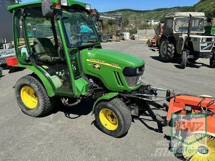 John Deere 2320 Компактни трактори