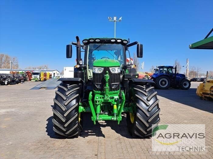 John Deere 6215 R Трактори