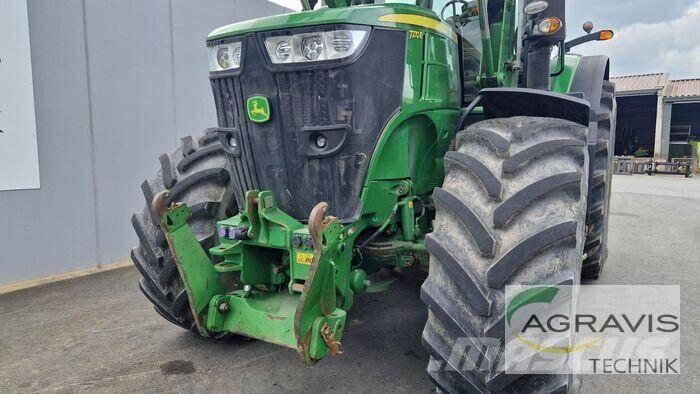 John Deere 7270 R Трактори
