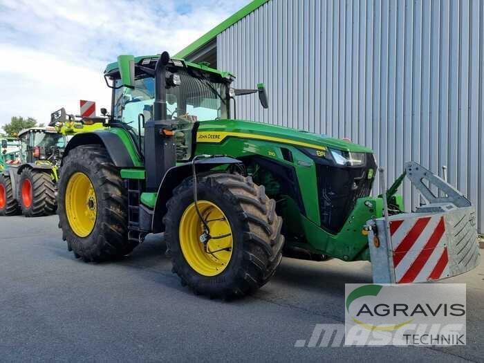 John Deere 8R 310 Трактори