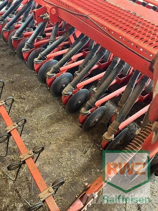 Kuhn INTEG2-3M / HR304D Редосеялки