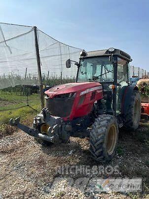 Massey Ferguson 3710 F Трактори
