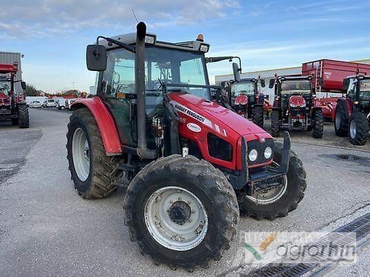 Massey Ferguson 5455 Трактори