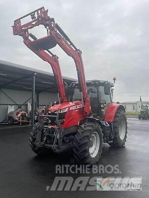 Massey Ferguson 6715S Трактори