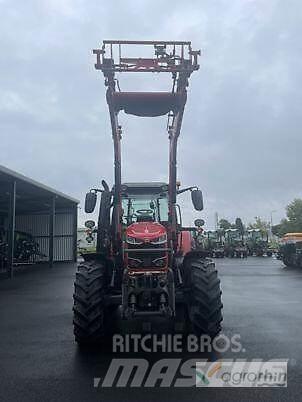 Massey Ferguson 6715S Трактори