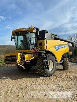 New Holland CX 8090 Комбайни