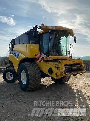 New Holland CX 8090 Комбайни