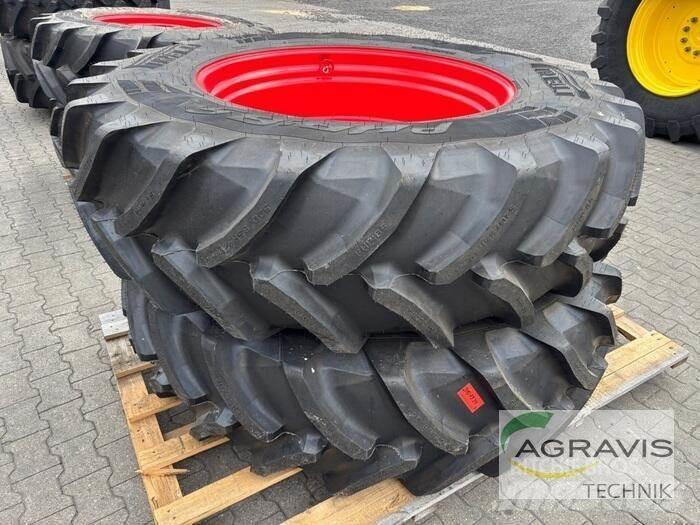 Pirelli KR 520/85R42 Колелета/Гуми