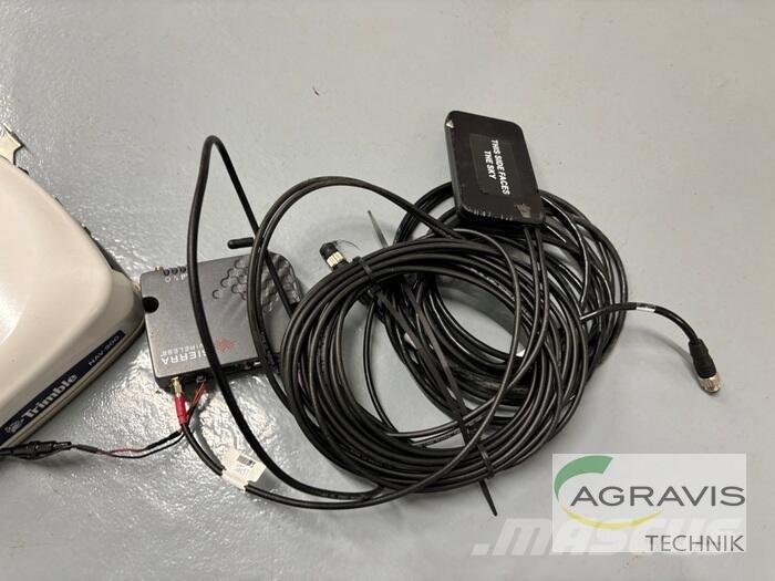 Trimble GFX-750 Други машини за животновъдство и аксесоари