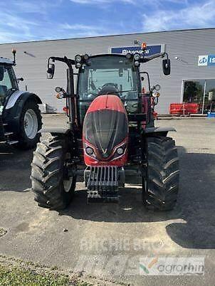 Valtra A105MH4 Трактори