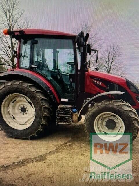 Valtra A85 Трактори
