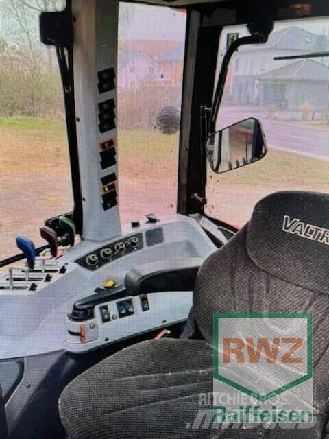 Valtra A85 Трактори
