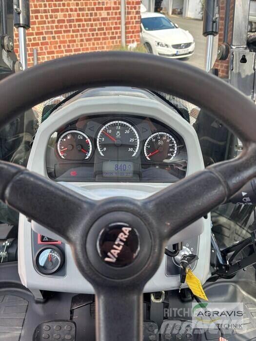 Valtra N 134 H5 Трактори