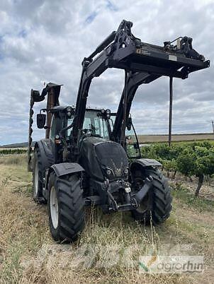 Valtra N134 ACTIVE Трактори