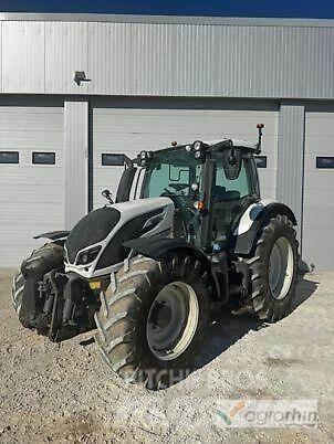 Valtra N134 H5 Трактори